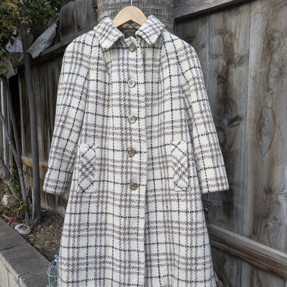 Vintage Burberrys Made in England Wool Plaid Coat – Rare Find - Picture 2 of 11